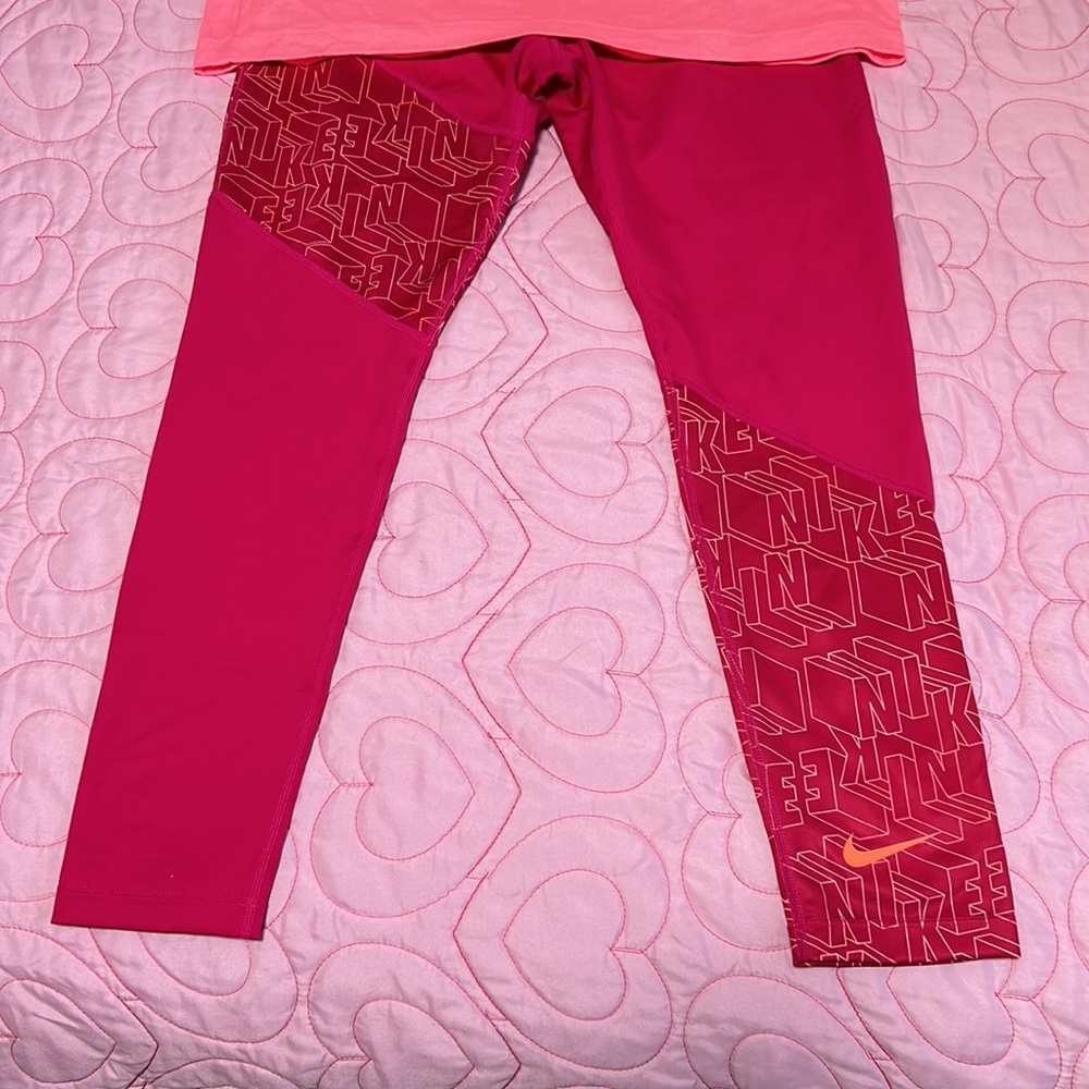 Nike - Picture 2 of 6